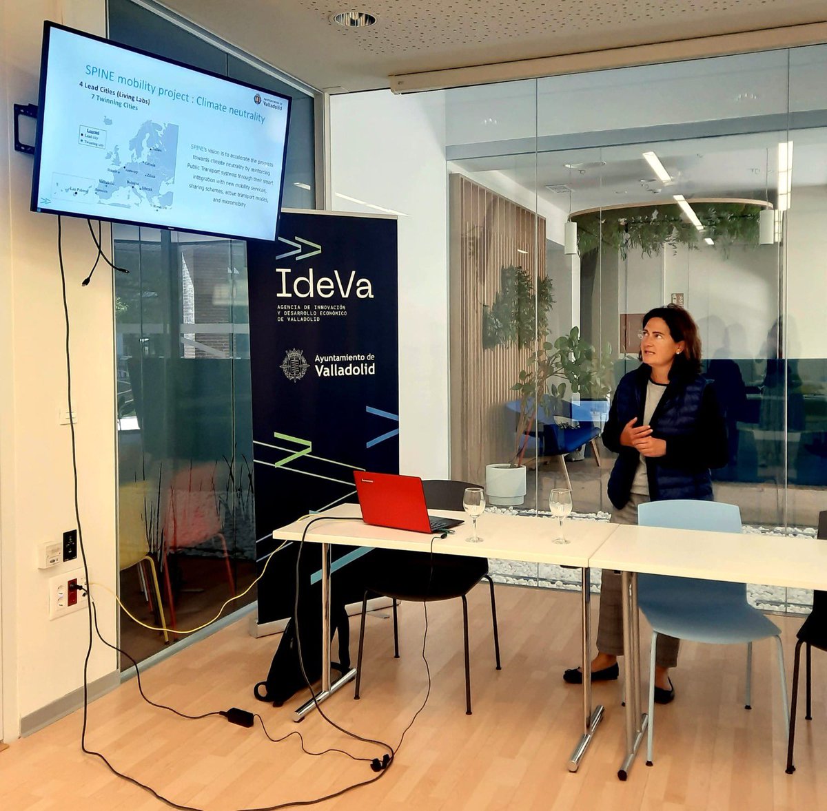 ideva_agencia's tweet photo. We received the visit in Valladolid of municipal technicians from Albania and Slovenia who participate in the training project in innovative solutions for urban mobility Prospect+ #prospectplus https://t.co/FHgG5Xyg0z