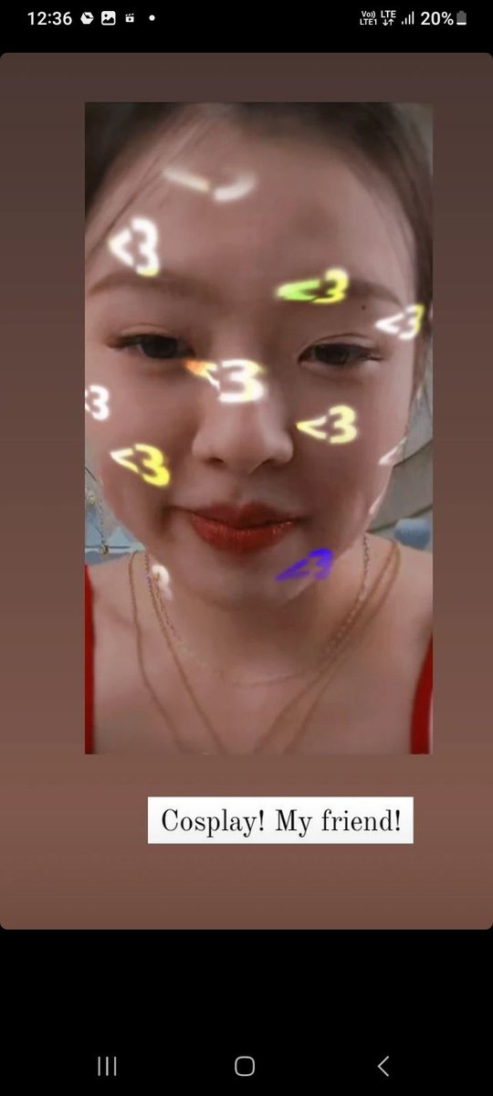 mugiwarasoka's tweet photo. the first pic is from oct 2022 , the cosplayer is currently in Paris along with his frnd who is cosplaying as Jennie , the jeju Island thing was also a play and if they can cosplay as idols Don't u think cosplaying as their mangers won't me diff either?and it wasn't alison w them https://t.co/68jRsQYS9z