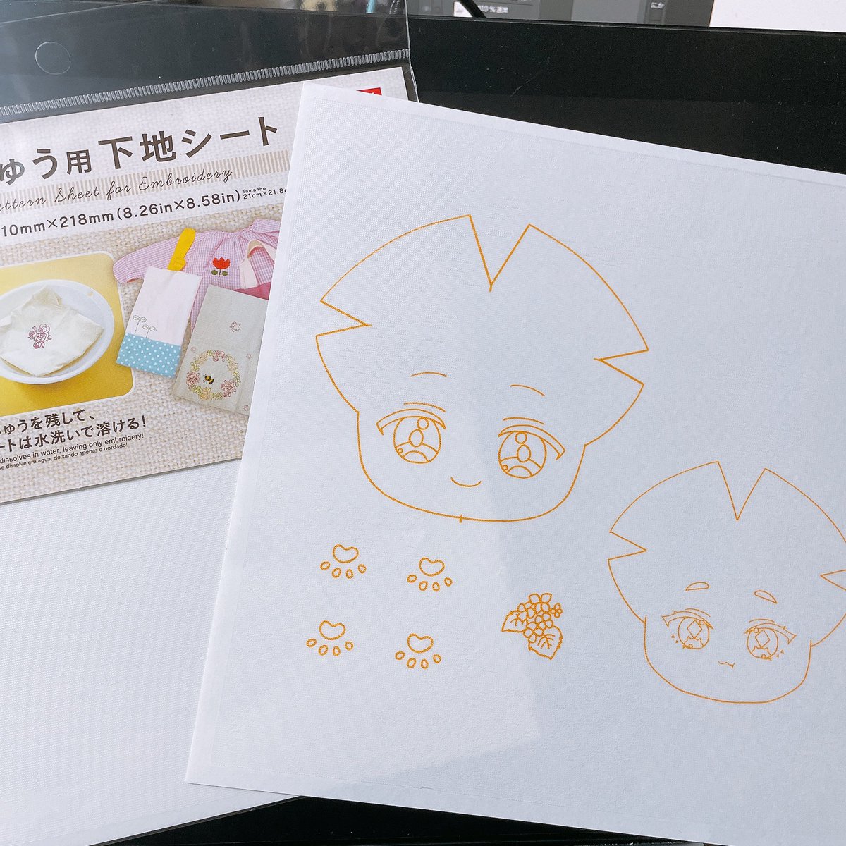 マンガ書いてたら、推しぬいやって！と言われたので💦
顔を刺繍シートにプリントした！
ダイソーのやつ、廃盤らしいけど近所にあった✨ https://t.co/Mnyekp9Ff5