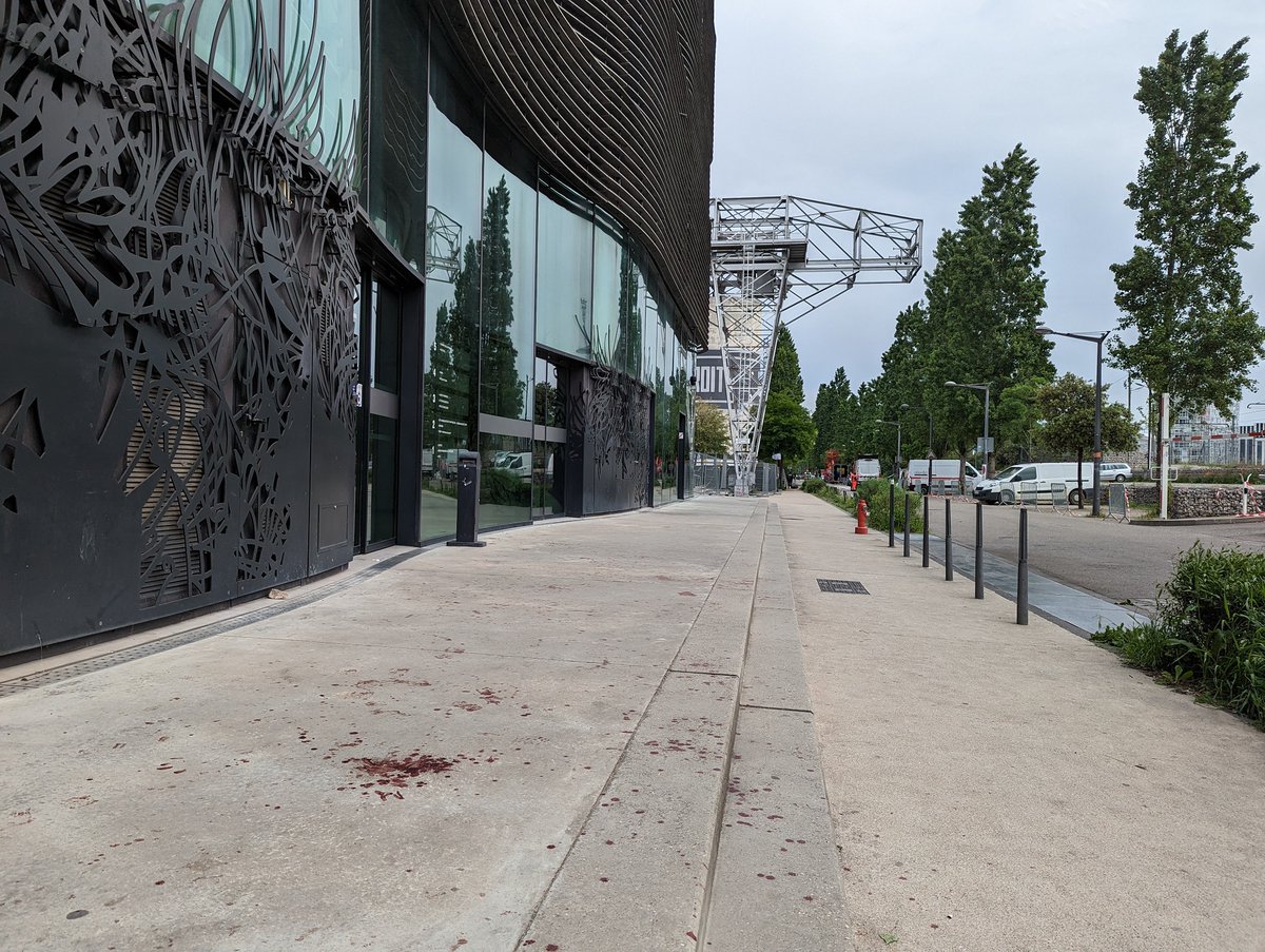 leprogreslyon's tweet image. 🔴 Plusieurs blessés à l&apos;arme blanche après une #rixe à #Lyon
➡️ urlz.fr/lU4H