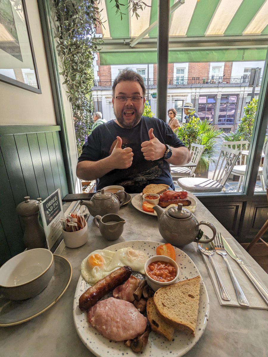 tubblog's tweet photo. A sunny day in #London for the big #ChannelSec event organised by @iteuropa.

We're expecting a busy day with the #ManagedServices #CyberSecurity community, so @SteveKarma77 and I making time to fuel up first. 😀 https://t.co/PGRJPLh6mJ