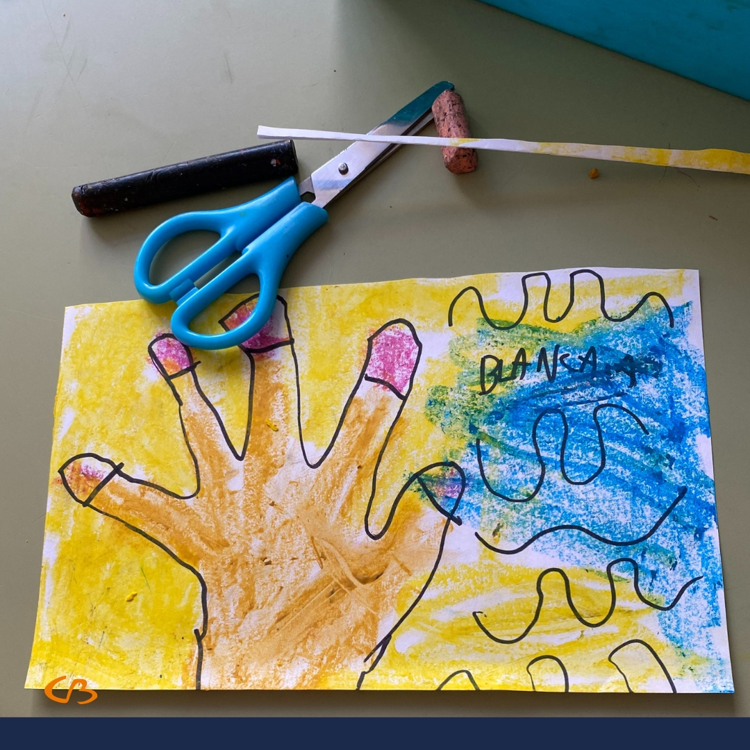 ColBernadette's tweet photo. 💅 🎨 Nuestros #alumnosCB se han pintado las uñas de colores a través del cuento “Vivan las uñas de colores”.

💪 Nadie debe quitarnos la ilusión por las cosas y nunca debemos cambiar por nadie.

🎉 ¡Vivan las uñas de colores!

#DisciplinaPositiva #respeto #lectura https://t.co/05i2sQAGq0
