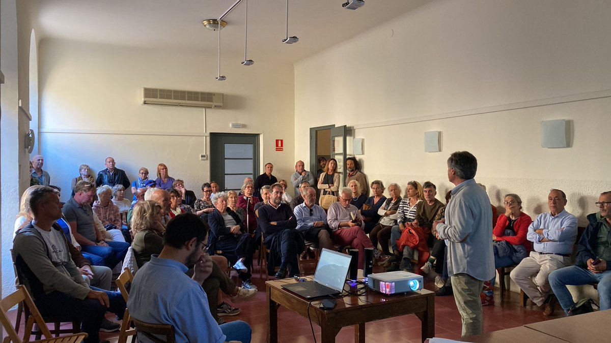Gran èxit d'assistència i intens debat amb el públic. Hora que els polítics es facin responsables de les seves obligacions. Demanem que s'impliquin activament en la protecció del patrimoni natural municipial. #NoVotisToxo #VotaNatura
<a href="/SosCostaBrava/">SOS Costa Brava 🌊🌊 #ProuCimentMésPinedes</a>