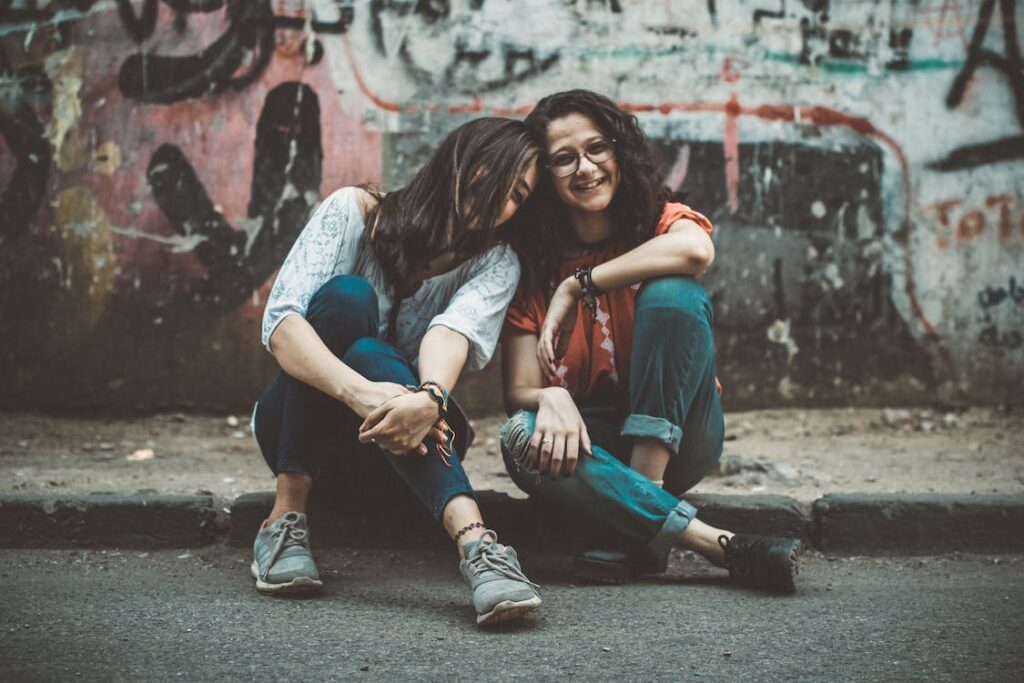 ComunitariesBCN's tweet photo. 📍"Aquí t'escoltem" ➡️ un servei per joves de 12 a 20 anys presenta noves activitats per compartir en comunitat i millorar així el benestar emocional.  🤗

#millorencomunitat

https://t.co/3wfQhdkOvH https://t.co/2sbF2KkPqO