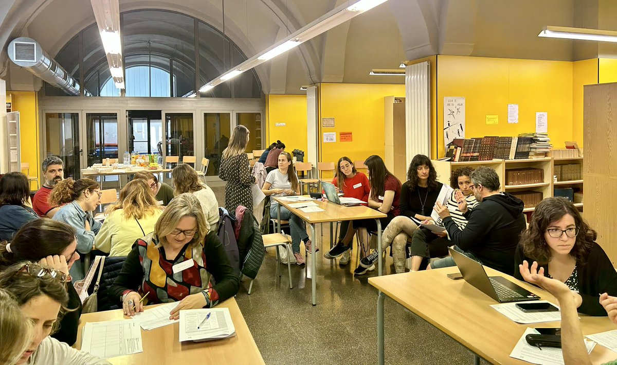 NvilaVila's tweet photo. @IE_Londres participem en la darrera sessió de #XxC @CrpEixample @consorciedubcn Definim el pla d’acció de l’objectiu treballat al llarg d’aquesta formació: Ambients a EI.
Seguim! @susana_naranjo https://t.co/qPwJgzZwi5