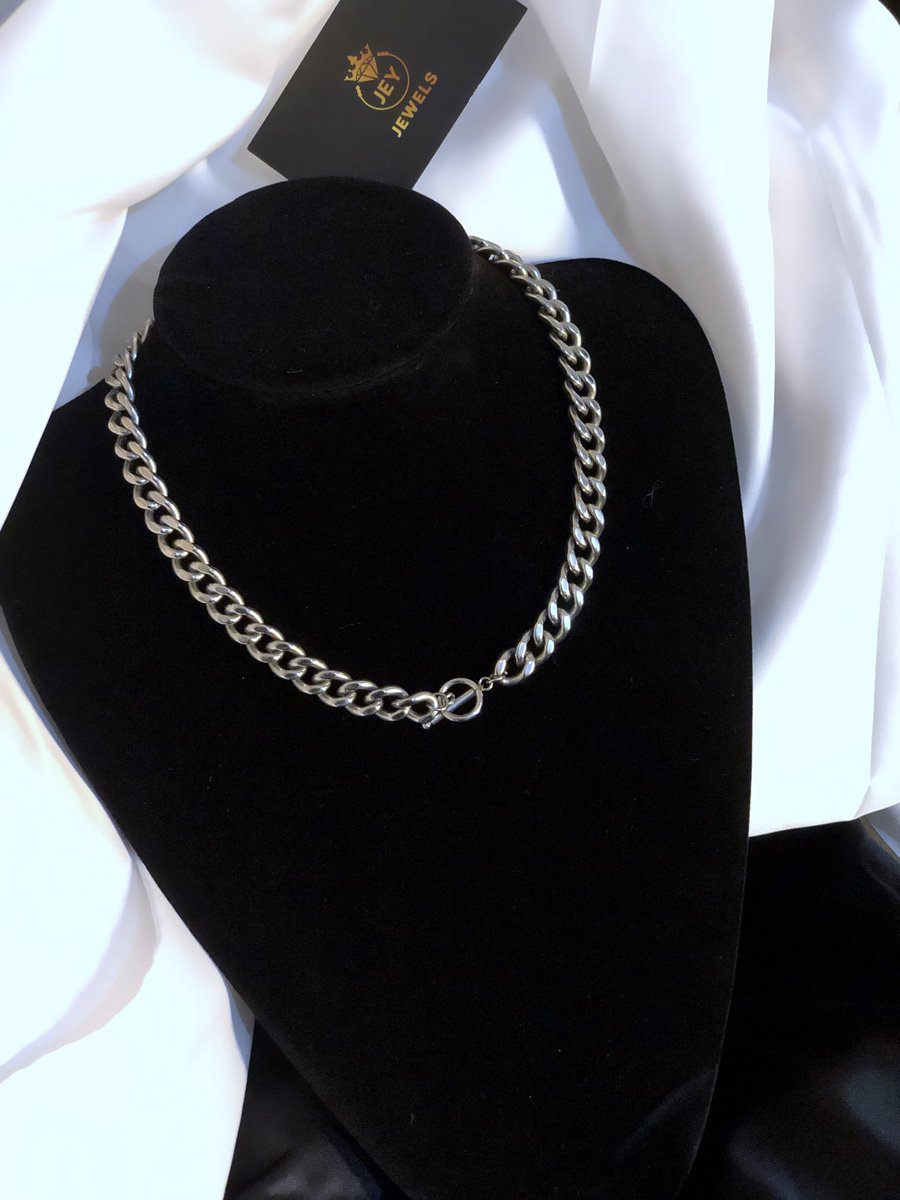 jowy_mya's tweet photo. Jewelry is like the perfect spice β it always complements what's already there.
#unisexjewelry #BusinessSuccess
#buynow #Ugandans #onlinestore
#giftafriend #trending2023
#ugandasonlinestore #TrendingHot
#foru #jewelryforeverydaywear
#jewelry #shopmall #everydaywearjewelry https://t.co/3v975ESf0o