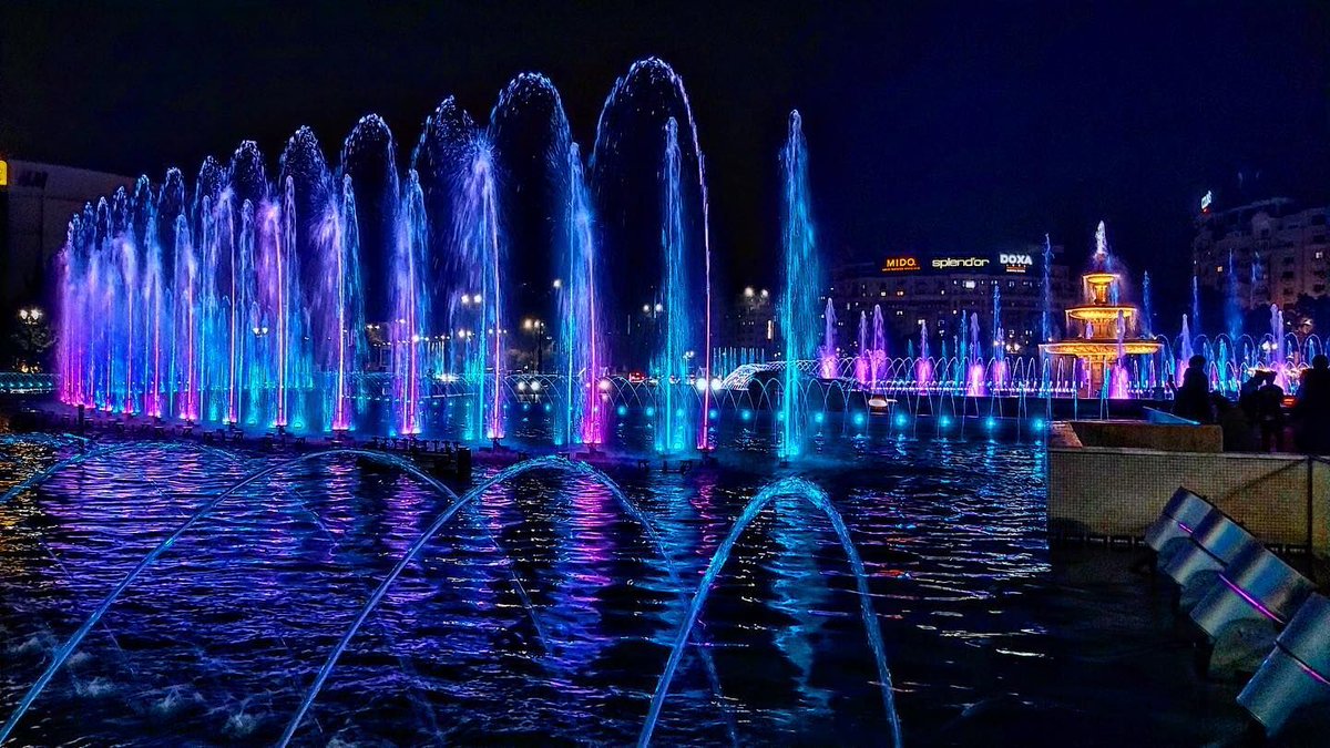 bucharest_today's tweet photo. ⛲️ The Fountain Show starts on May 19 with fantastic choreography.

🕰 See you at 9:00 o’clock.

#visitbucharest #bucharest #bucharestfountains #bucharestfountainshow #enjoybucharest #bucharestlife #discoverbucharest #bucharestcityfeelings https://t.co/1gnRsEon2x