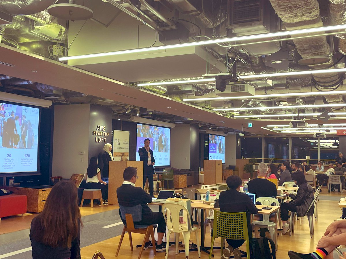 kasumistie's tweet image. Dubai World Trade Center、JETROと中東進出を目指すスタートアップによるピッチを開催してます！@ #awsstartuploft 
謎のホーム感ある