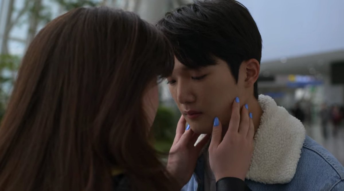 scenophile's tweet image. i can&apos;t believe they gave us an airport scene for EVERY SINGLE love interest

#XOKitty #XOKittyEp10