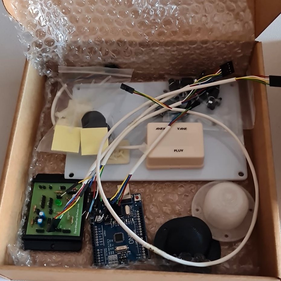LCATMon's tweet photo. Este es uno de los kits que podrás llevarte a tu instituto para ser parte del monitoreo ambiental #cienciaciudadana🌱

La estación meteorológica #TracktheFly permite medir variables climáticas y correlaciona los datos con la #biodiversidad y contribuye al conocimiento científico https://t.co/0HE4aCwTHX