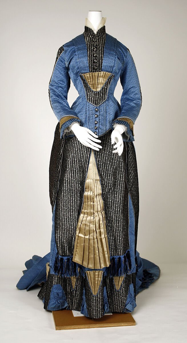 kateStrasdin's tweet image. This is a LOT! Just in these few square inches of gown, there are so many different fabrics, patterns &amp;amp; techniques. I love the complexity of the #1880s, the sense of ingenuity stitched into the very seams of dresses like this, unexpected angles, fastenings and colours @metmuseum