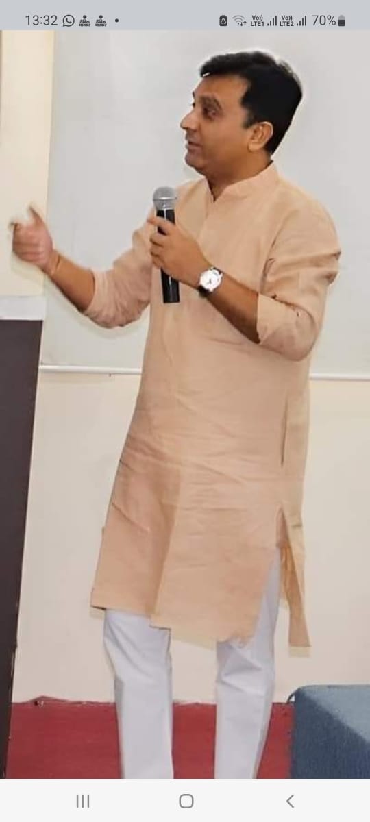 rahulwaa's tweet photo. It was sheer delight to be at @JIMS / @JEMTEC  after an year. Being amongst the shining gems was a delight. In an age where communications holds the key to all matters of citizenry and governance, #policy #communications and #PublicRelations is set to acquire greater significance https://t.co/IMMDhf1kgP
