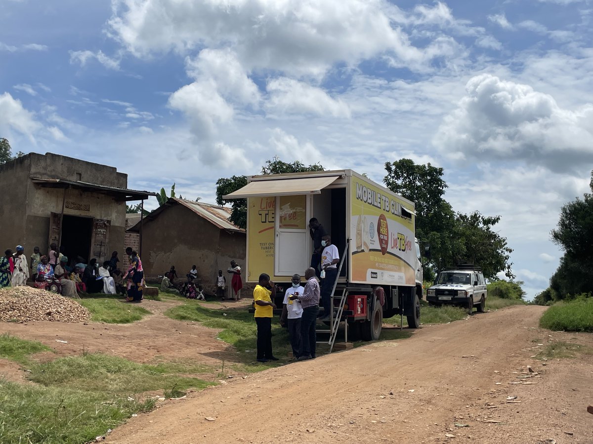 TASOUganda's tweet photo. A #jointteam from USAID LPHS #Ankole, @Kazodistrict & @MinofHealthUG are working with the mobile TB clinic in Ankole to follow up on cases of #MultiDrugResistant (MDR) #TB. This is #tuberculosis that does not respond to the standard drugs used for #TBtreatment. https://t.co/khsn7m3O0V