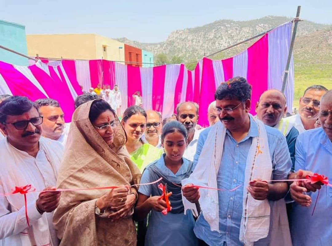 smsehgalfdn's tweet image. Govt. Sr. Sec. School, Rundhsiravas, Rajasthan, recently transformed under Transform Lives one school at a time program of S M Sehgal Foundation was inaugurated by Mr. Tika Ram Jully &amp;amp; Mrs. Shakuntala Rawat, cabinet ministers, Govt. of Rajasthan 

#UNSDG4 #Education #Rajasthan