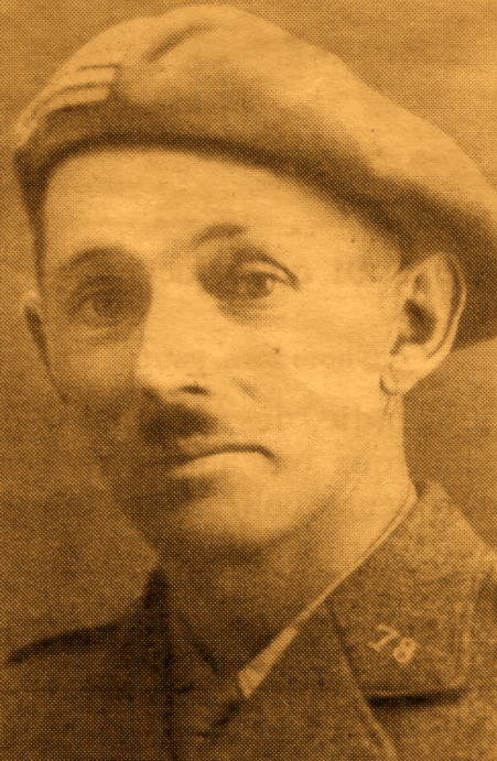 paroles_la's tweet photo. Châtellerault.Un directeur d'école. Le 17 février 1944, son fils est arrêté. Fuyez! lui dit-on. Pour préserver les siens, ce médaillé des 2 guerres,en lutte dès 1941, s'y refuse. C'est en uniforme d'officier qu'il sera emmené. Pour ne jamais revenir.Comme son fils. Arsène Lambert https://t.co/CGZC2JF2j3