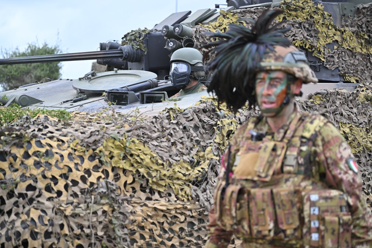 SM_Difesa's tweet photo. Addestramento e determinazione!
I militari della Brigata Bersaglieri Garibaldi e assetti CBRN dell'#Esercito partecipano alla Joint Stars 23 esercitazione interforze diretta dal #COVI
#JointStars
#ForzeArmate🇮🇹 #UnaForzaperilPaese
@Esercito https://t.co/QzgN6saBhB
