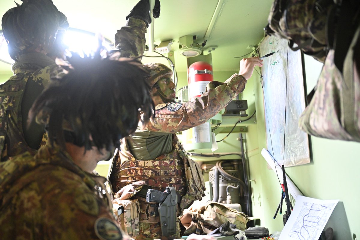 SM_Difesa's tweet photo. Addestramento e determinazione!
I militari della Brigata Bersaglieri Garibaldi e assetti CBRN dell'#Esercito partecipano alla Joint Stars 23 esercitazione interforze diretta dal #COVI
#JointStars
#ForzeArmate🇮🇹 #UnaForzaperilPaese
@Esercito https://t.co/QzgN6saBhB