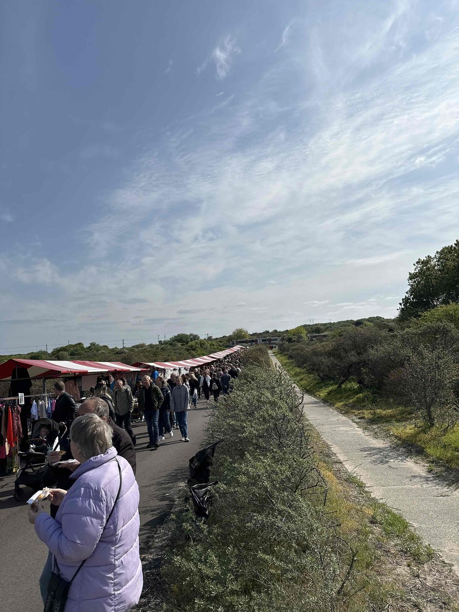 Martinus63's tweet photo. The place too be ๐ฎ. Hoek van Holland #strandopening Nu al druk hier. https://t.co/cgzYdStNLY