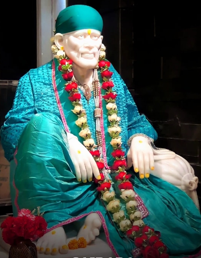 SrBachchan's tweet photo. T 4650 - शरण में 🙏🕉 https://t.co/2LIF0F2b8E
