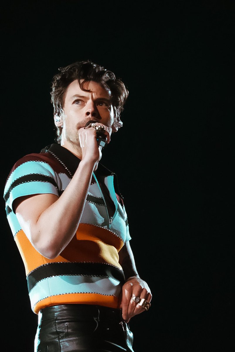 hsdtogethertour's tweet photo. Harry on stage at Olympiastadion München in Munich, Germany - 17 May 

📸 @denizashouse https://t.co/PwlHRyPQ3l