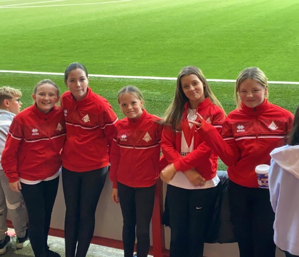 Some of our U14s had a great night cheering on <a href="/AirdrieoniansFC/">Airdrieonians FC</a> at last night's game ❤️

#Accgirls #oneairdrie #shinebrightlikeadiamond