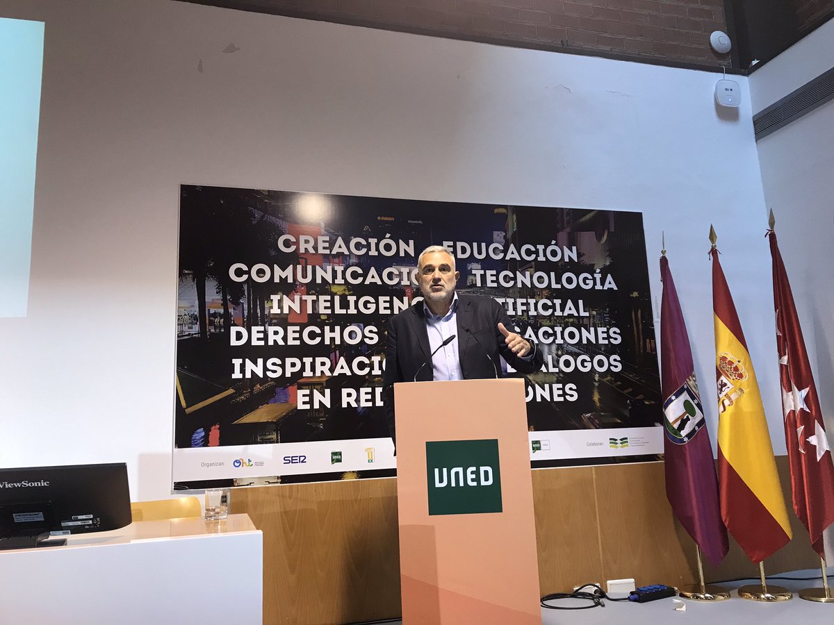 #OHT2023  el #profesor de la <a href="/UPV/">Universitat Politècnica de València</a> <a href="/etsinfupv/">ETSINF UPV</a> nos aporta su visón optimista de la relación #InteligenciaArtificial y #Sociedad <a href="/UNED/">UNED</a> <a href="/La_SER/">Cadena SER</a> 
Sigue en directo la IV Jornada: Un mundo de fusión digital
🔗 Enlace al acto: buff.ly/42lasGg
<a href="/EducacionUNED/">Facultad de Educación de la UNED</a> <a href="/SMEMIU_UNED/">SMEMIU</a>