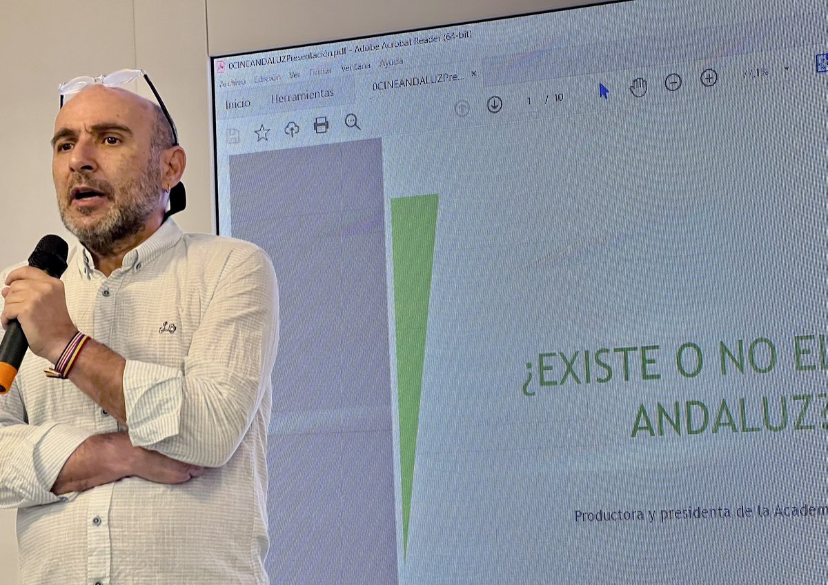 antonioroda's tweet photo. Arranca el primer #SeminariodeCineAndaluz en @campuseusa con la ponencia inaugural de #MartaVelasco preguntando “Existe un cine andaluz?” como presidenta de la @acacineandaluz. Gran reflexión tras la emotiva presentación de #SergioToledo y @raulmatres. https://t.co/kt5K73AtPe