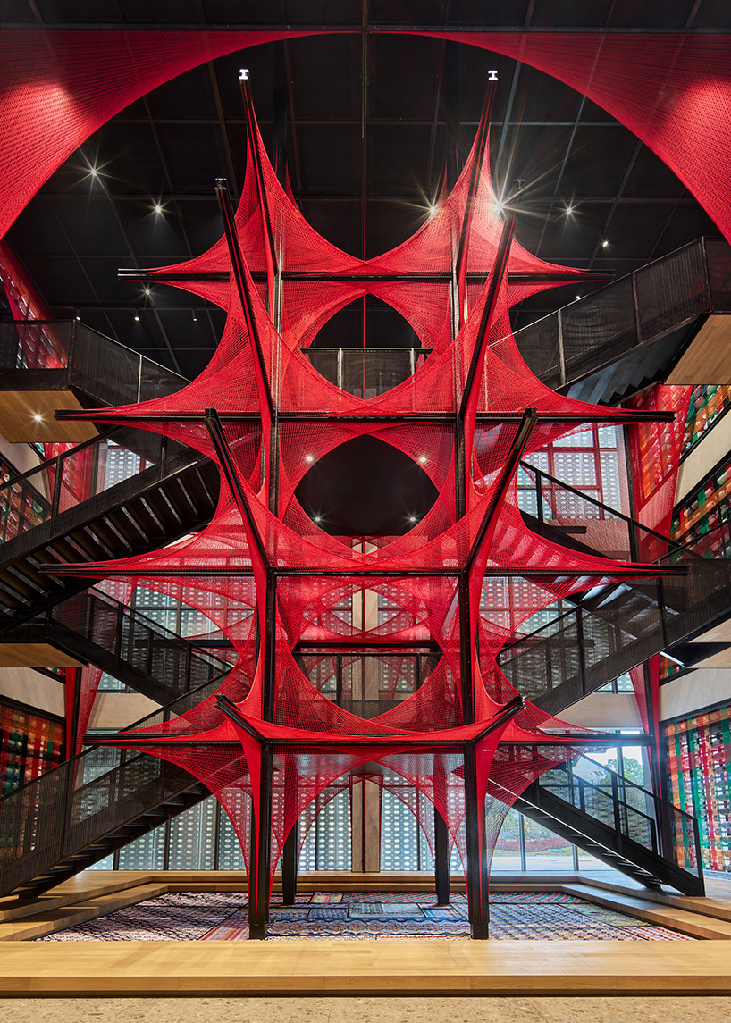 YIandMU's tweet photo. YI+MU Design Office: The Flower of Tujia at the China Tujia Brocade Museum
The design features modern aesthetics and art forms, skillfully placing traditional skills in the new space. https://t.co/FtB2erk0mc