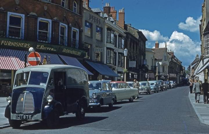 Join us next week for our AGM, which will be followed by a talk by archives volunteer, Graham Bendell, exploring some of the highlights of a collection of colour transparencies of Sherborne, donated by the late Gerald Pitman (1930-2002). For details see: sherbornemuseum.com/portfolio/annu…