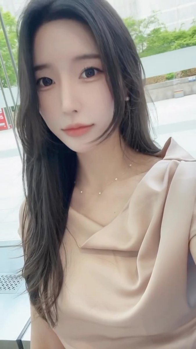 The universe mountains and rivers romantic, life bit by bit warm, are worth my progress.