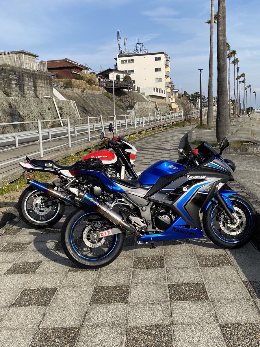 みなさまお疲れ様でした♪

今日昼くらいは30度あったけど
午前中や夕方は25度くらいだったので少しましやったね😆
明日雨で週末晴れ予報？

既に曇りで風が出てきたよ〜
バイクで移動の方は注意⚠️

本日も沢山の👍コメント
ありがとうございました♪