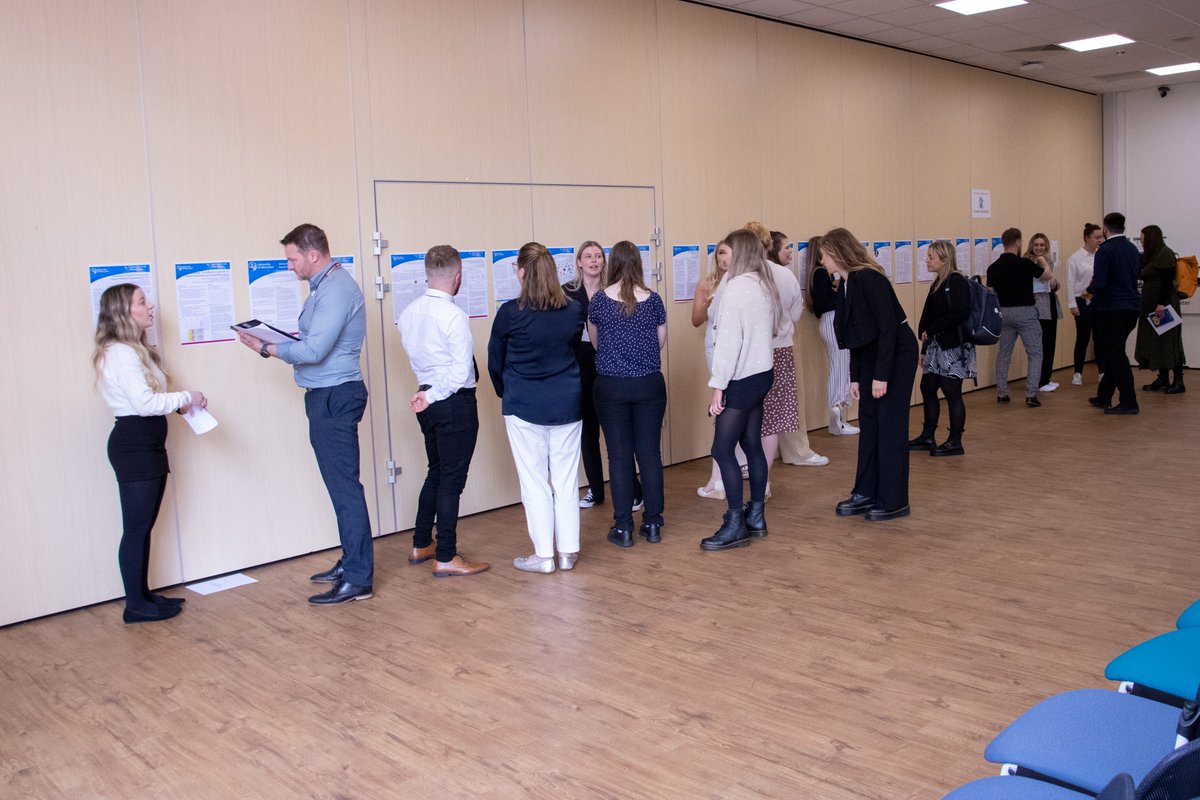 WorcPE's tweet photo. Students took the opportunities to share and discuss their research projects with each other and staff, in what was a friendly and supportive environment @WorcUni_SCS @UniWorcSSES https://t.co/cJ38mMlrqH