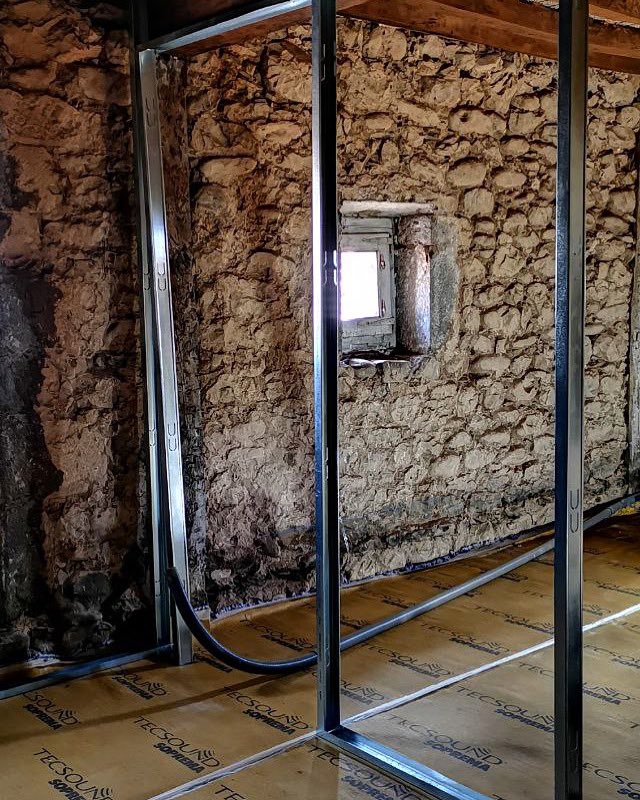 CasonaRuizBusta's tweet photo. ¡Seguimos! 🏗️
#Tecsound, lámina sintética, sin asfalto, de alta densidad y elevada elasticidad para aplicación depositada, encolada o fijada mecánicamente en chapas metálicas, paneles de madera, placas de yeso laminado, y similares https://t.co/hyL4RHXnVh