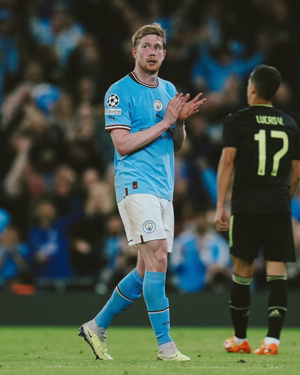 KevinDeBruyne's tweet photo. Istanbul it is! 😜 https://t.co/G9wlK1aTeV