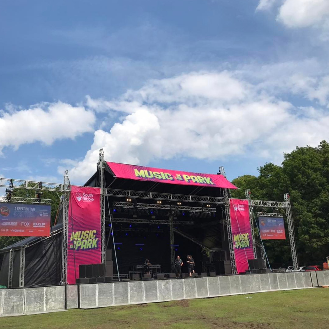 This time next week, we'll be preparing for the build of #MusicinthePark in #Leyland. Here's some photos of how the build for this phenomenal event went last year. Learn more about the event at: bit.ly/3eqG89n

#eventprofs #eventprofessionals #EventManagementCompany