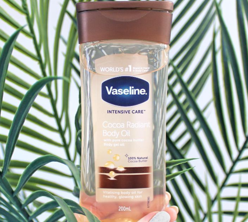 Have you tried Vaseline's Cocoa Radiant Body Oil? This thick, nourishing oil provides a beautiful glow right in time for warmer days and summer holidays☀️ 
⁣
This does not provide sun protection, so please apply after SPF 💗⁣
⁣
Save 1/3 on selected products ⭐

#️superdrug ⁣