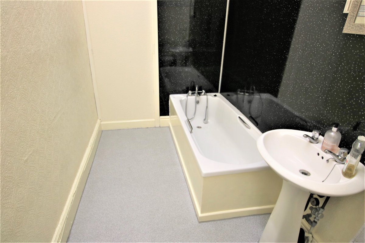 Crown Estate Agents tweet media