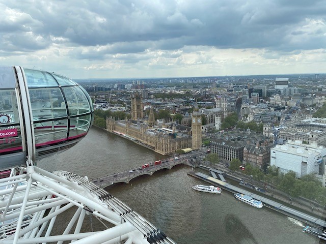 eversfield647's tweet photo. ๐ด๓ ง๓ ข๓ ฅ๓ ฎ๓ ง๓ ฟ Day one London done for Form 4 โ
And what a packed day with The London Eye offering an unforgettable view of London's iconic skyline, fun at the fabulous Shrek's Adventure ๐ and an open-top bus excursion to see the top sights in the capitalโค๏ธ #independencebuilding #culture https://t.co/RaJ9B5Zxq2
