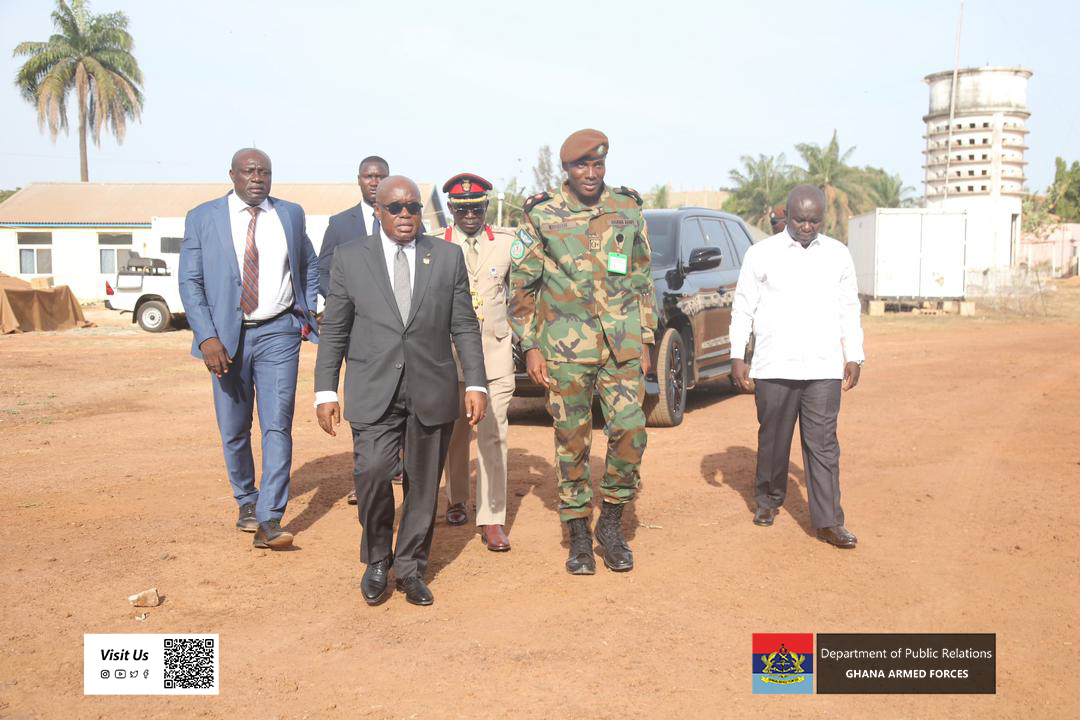 GhArmedForces's tweet image. President  Nana Addo Dankwa Akufo-Addo, accompanied by the  host President of the Republic of Guinea-Bissau (FARP), HE General (Gen) Umaro Mokhtar Sissoco Embalo visited Ghanaian troops serving in Guinea-Bissau - bit.ly/3MErPfG
