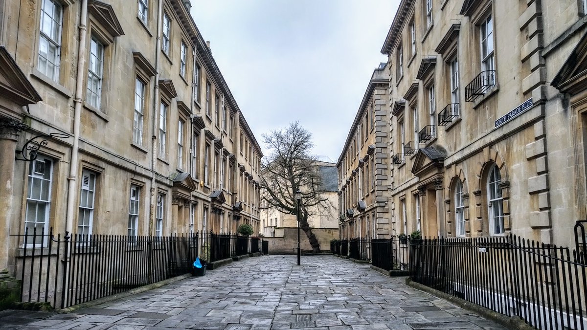TreasureHuntBTH's tweet photo. North Parade Buildings, a stunning Georgian Terrace. We're spoilt for them in #Bath! #VisitBath

👇🏽 Come and see this, and much more...
https://t.co/vpiPQNxeXa https://t.co/M3MaOaC54j