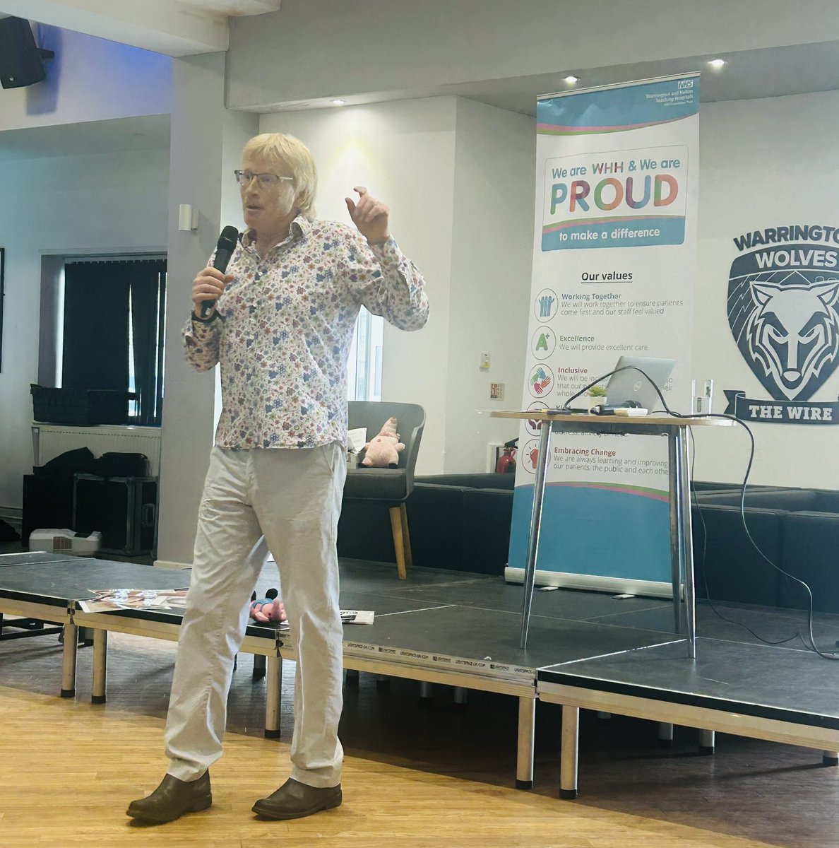 A thoroughly engaging and entertaining key note speech from <a href="/drphilhammond/">Dr Phil Hammond 💙</a> at our <a href="/WHHNHS/">WHH 🏥</a> #WHHStartoftheYear conference. Know a lot more about the Clangers now too