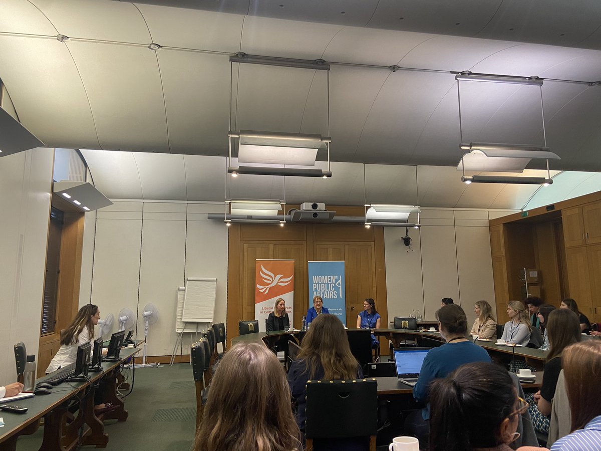 It was great to meet you today <a href="/cajardineMP/">Christine Jardine 🔶</a> to discuss why good management and leadership is key to diversifying organisations, and that it’s important that all managers are regularly given high quality training ✅

Great event <a href="/LibDemsinComms/">Lib Dems in Comms</a> <a href="/WomenInPA/">Women in Public Affairs</a> ⬇️

<a href="/cmi_managers/">CMI</a>