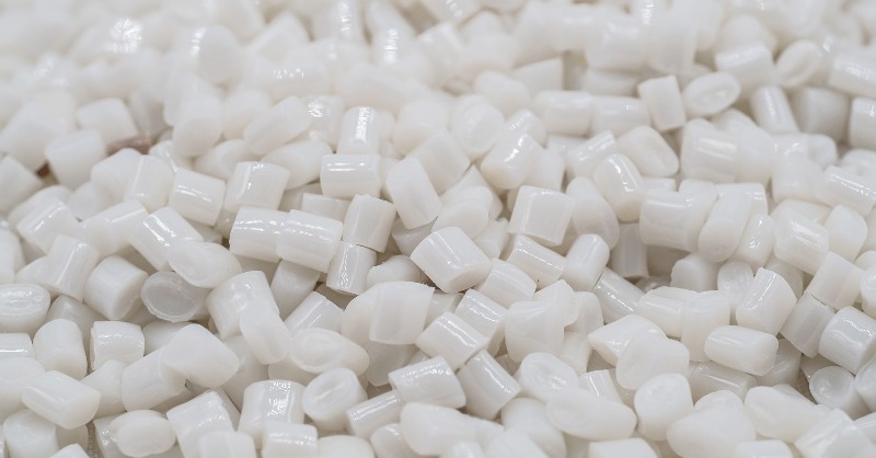 Czapp_portal's tweet photo. PET resin export prices have dropped due to slowed demand and the addition of new supply entering the market. Learn more about PET raw material costs and the current outlook for the market in our latest article! #PETRawMaterials #PetResin