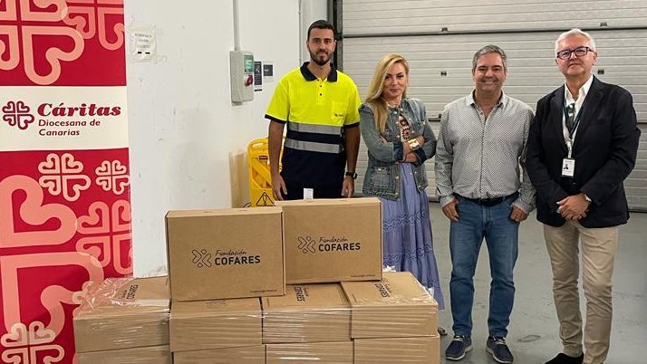 La #FundaciónCofares dona kits de higiene y dermofarmacia a <a href="/CaritasCanarias/">Cáritas Canarias</a>.

La entrega se ha llevado a cabo en nuestro almacén de Telde, Las Palmas de Gran Canaria.