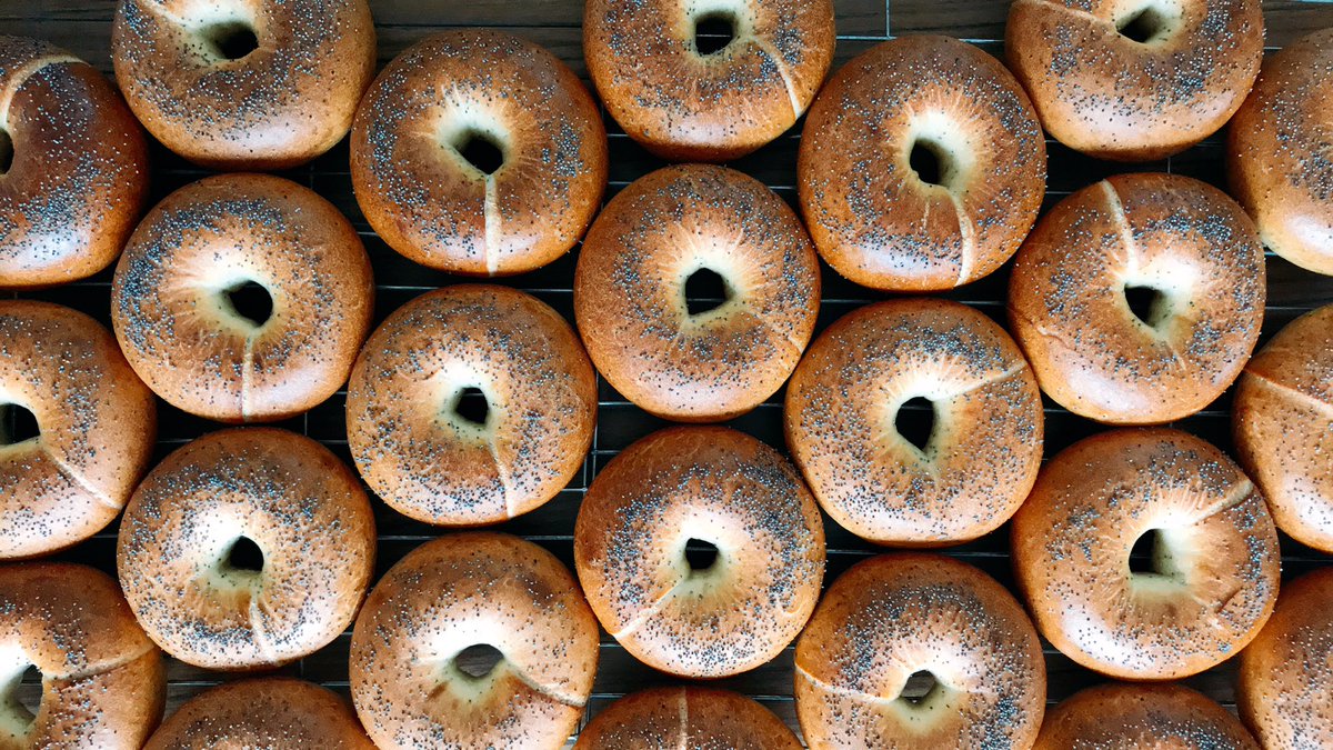CalynnPing's tweet photo. Bagels again! #sourdough #poppyseeds #artisanbaker ❤️ https://t.co/MOtypXUSsK