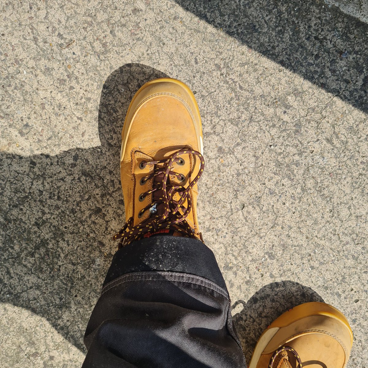 45 mins looking for a bolt.....😂