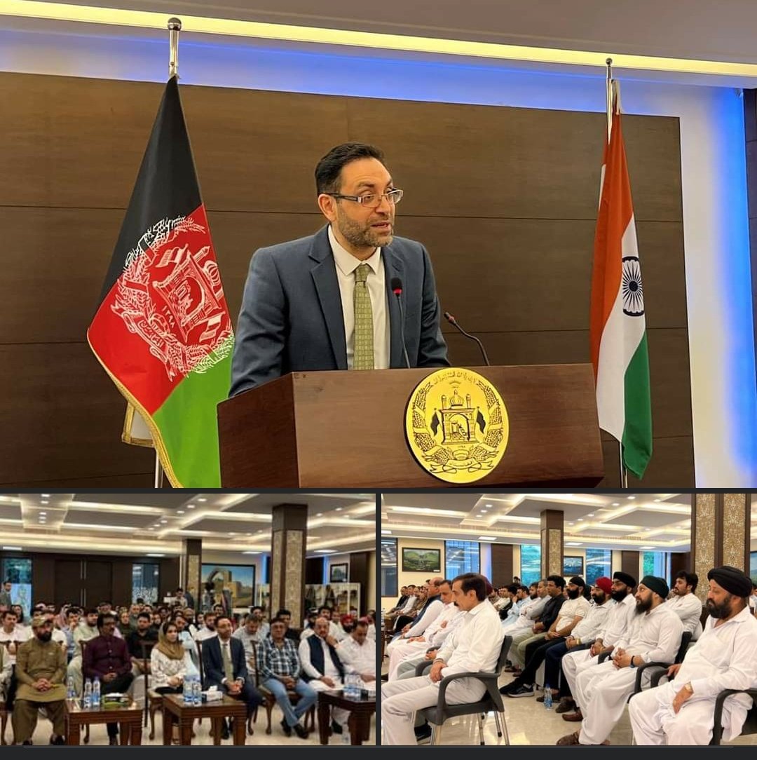 طی چند روز اخیر زدوبند های سیاسی در سفارت افغانستان درهند جریان دارد که دررابطه کمیته مهاجرین افغان موضعگیری خور را اعلام نمود دیروز تاریخ17 می 2023 با چند نفر تاجران ملی و چند تن استادان مکتب دیدار کردند در این دیدار اصلا نمانده گان مهاجرین اشتراک نداشتند