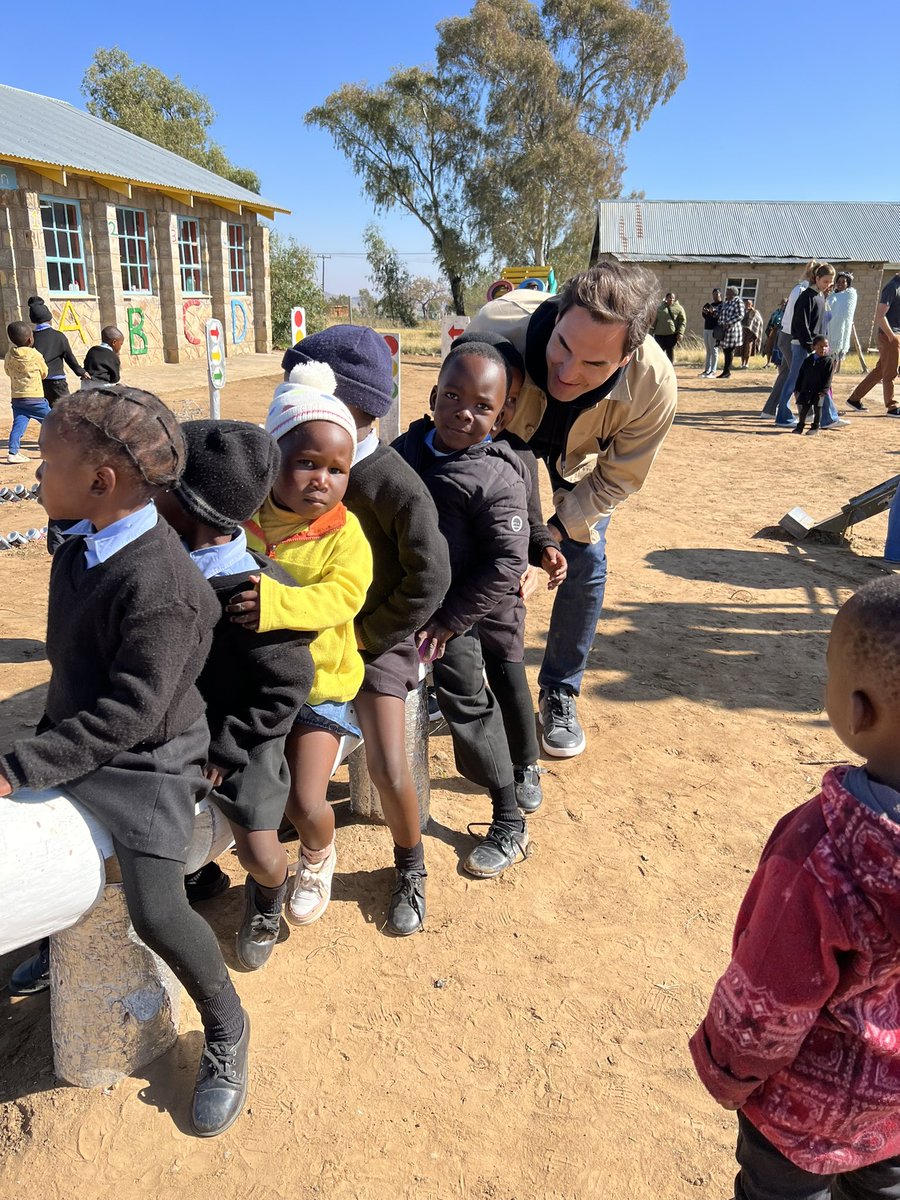 rogerfederer's tweet photo. A glimpse into our wonderful trip to Lesotho📚🇱🇸🫶 @rogerfedererfdn https://t.co/VgdZkbBpJL