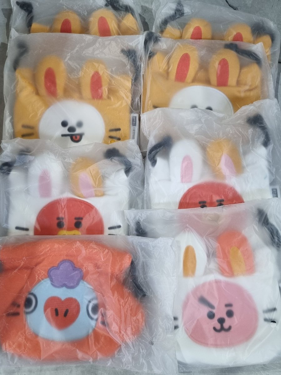 jakimservice's tweet image. ETUDE x BT21 pouch set
total 8p
4.3
4 chimmy, 2 tata, 1 mang, 1 cooky

에뛰드 bt21 파우치 일괄 8개 양도
치미4,타타2,망1,쿠키1
4.3

#jakimservice_onhand #jakimservice
#bts #koreanaddress #boxconsol #kpopmerchsupplier #offlinebuying #addressrental #purchaseassistance