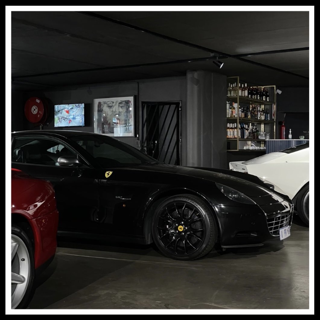 zebrasquare001's tweet image. We’re in the @ZebraSquareDXB today. Pop in and say hello. #ZebraSquareGallery #ClassicCars #FutureClassics #SuperCars